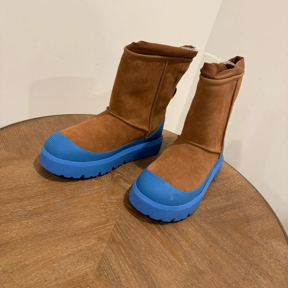 UGG  - 
